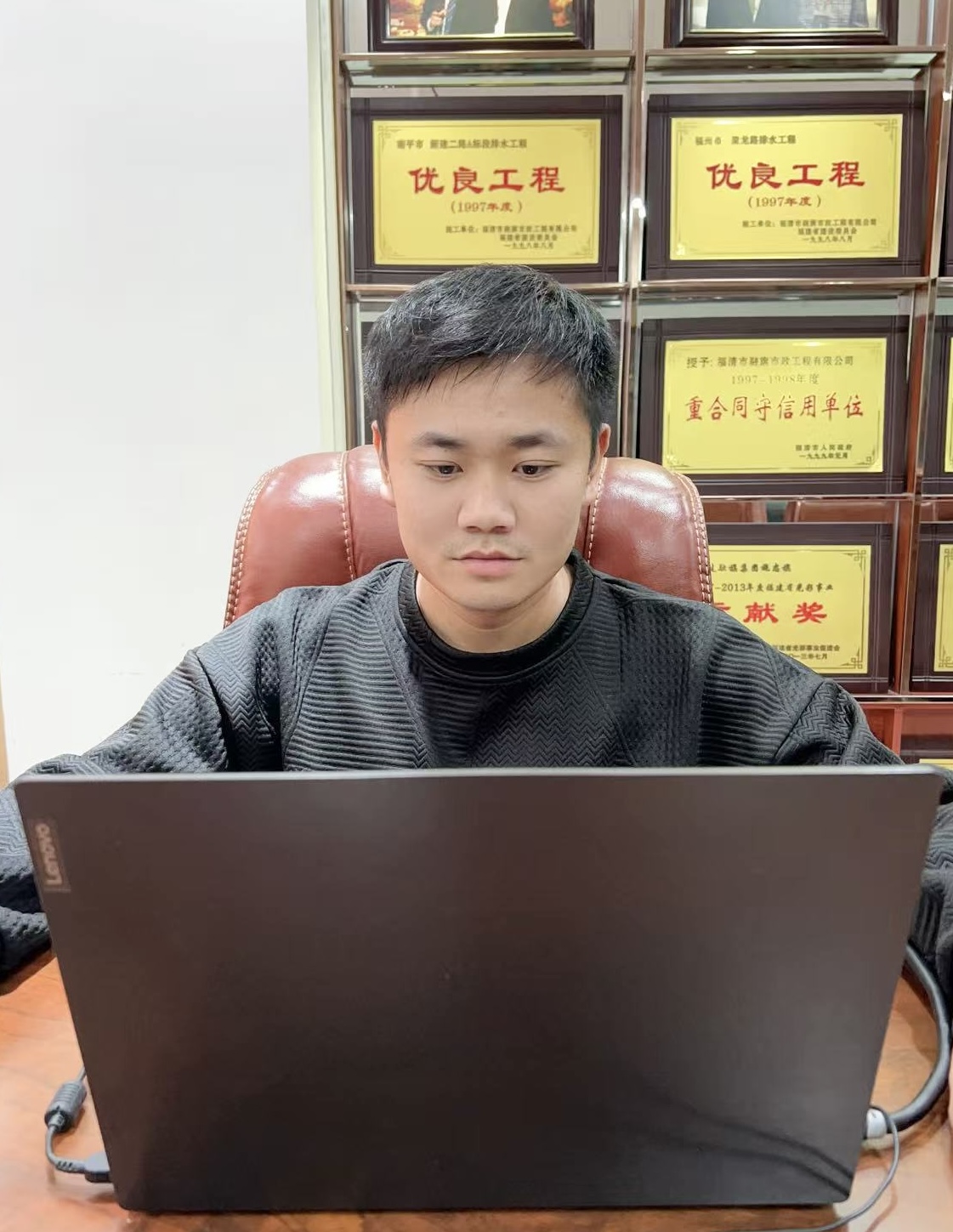 1764319003.jpg 微信图片_20251128092616_826_77.jpg