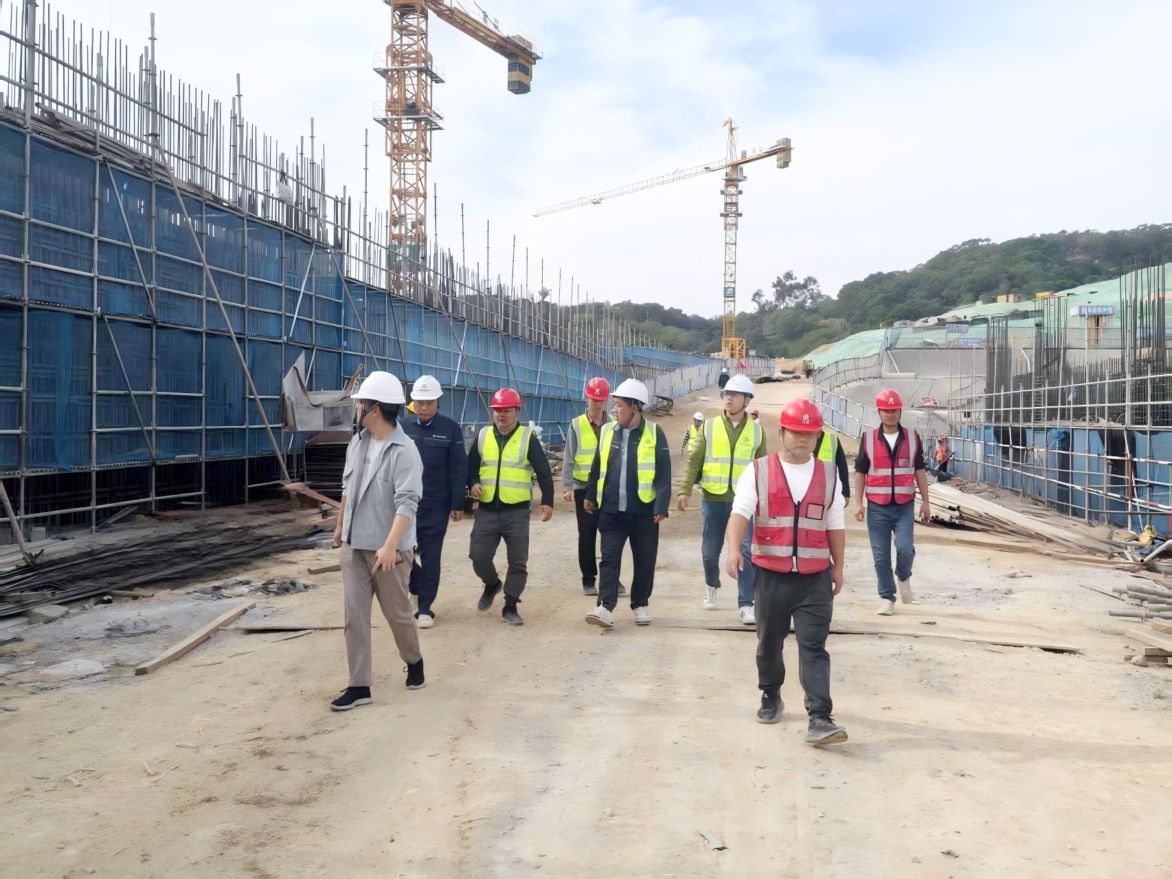 1764919347.jpg 微信图片_20251202153543_887_77.jpg