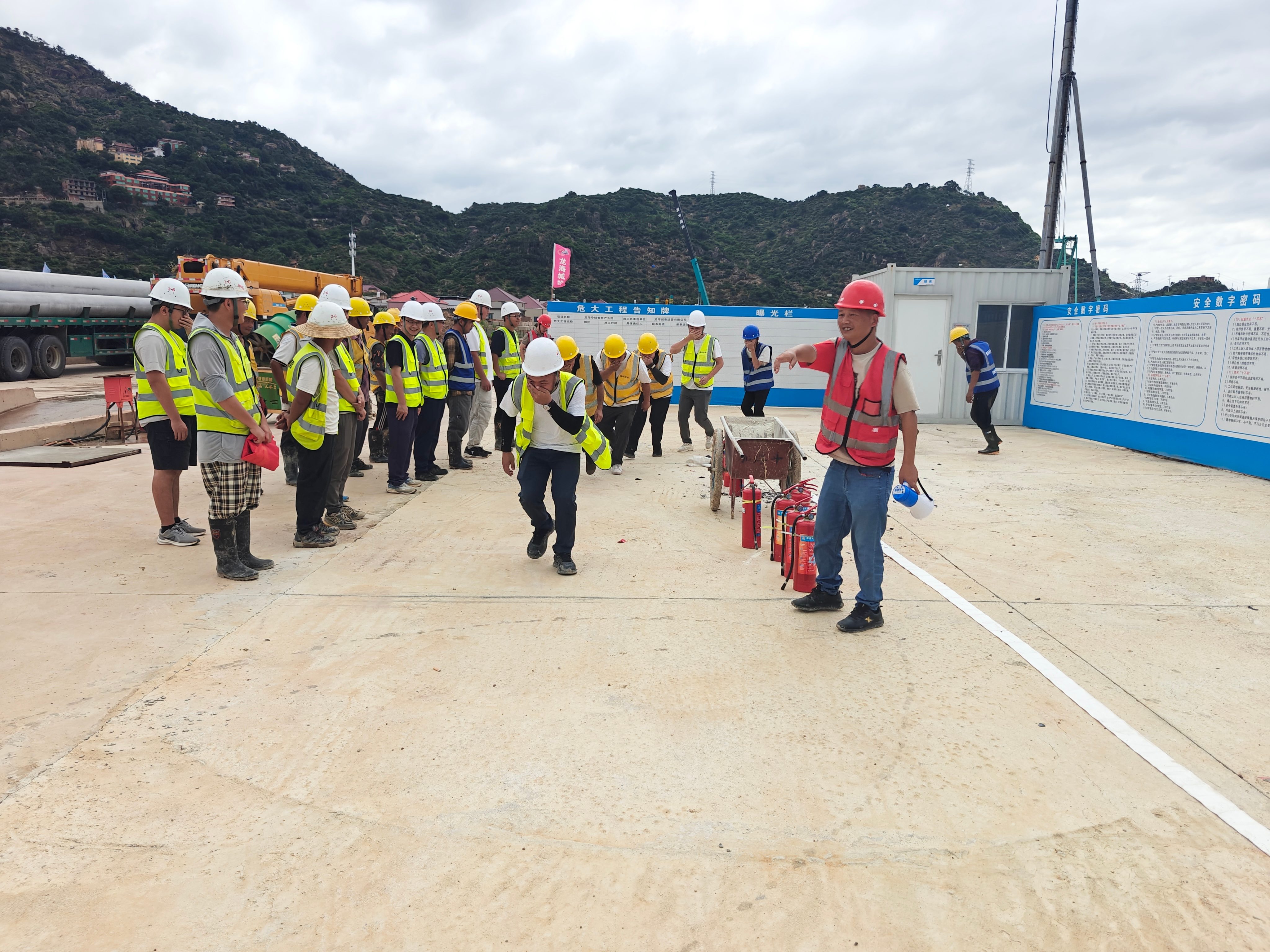 1764919903.jpg 微信图片_20251202152703_860_77.jpg